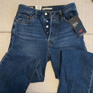 NWT Levi’s Ribcage Straight Ankle Jeans